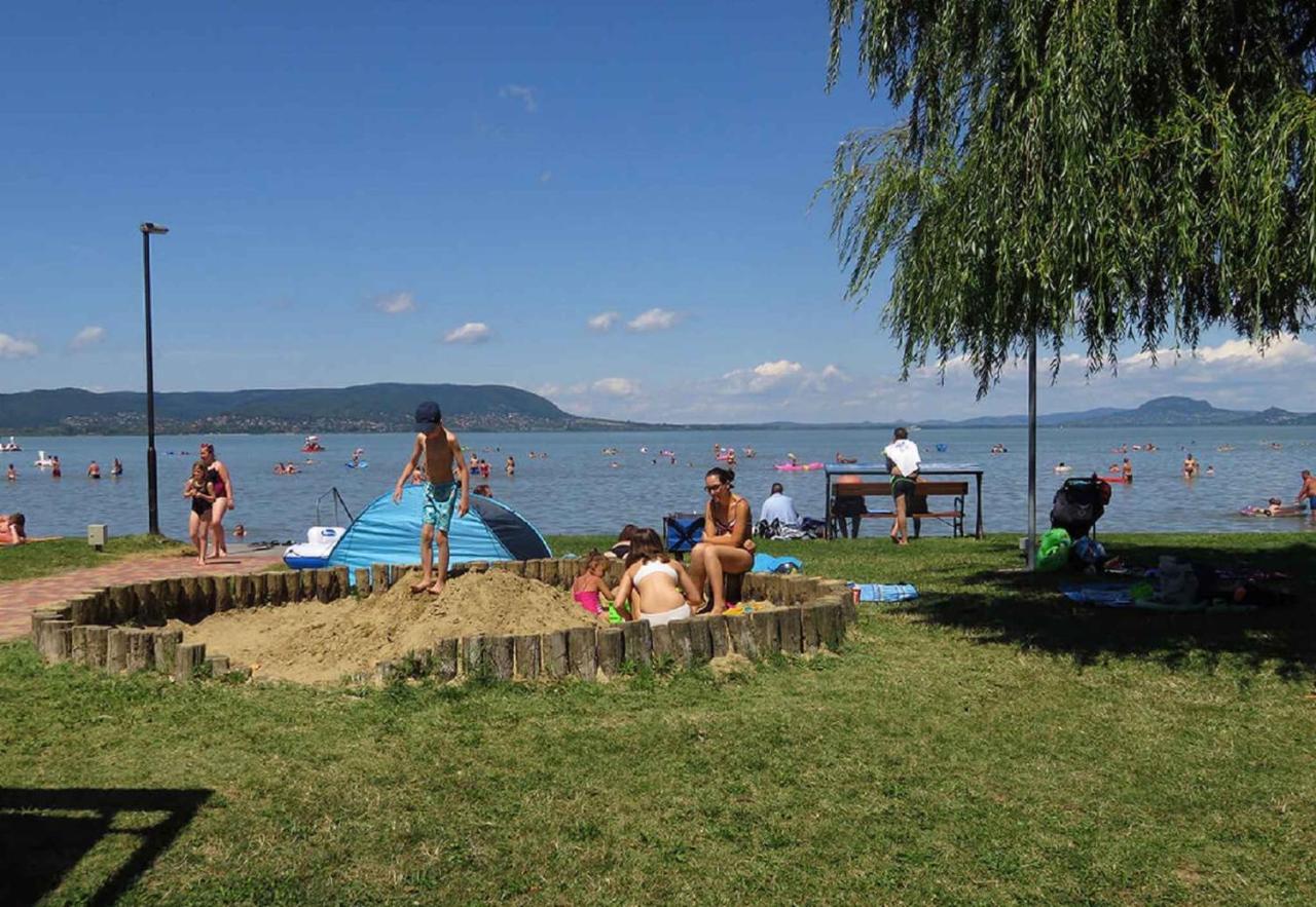 Apartment In Balatonmariafuerdo 19249 Balatonkeresztúr Kültér fotó